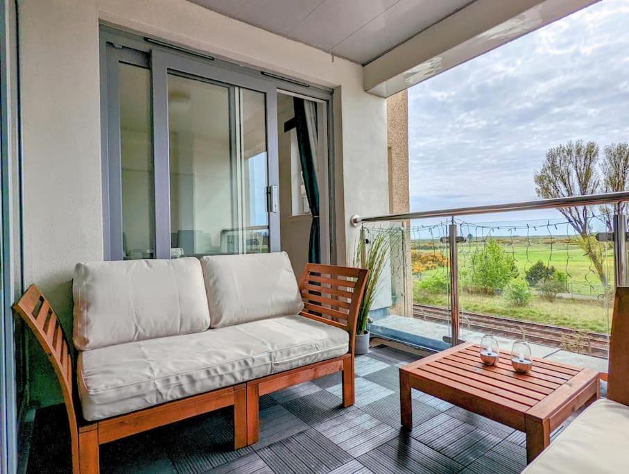 Carnoustie Apartment | Beautiful 2 bedroom flat overlooking golf course
