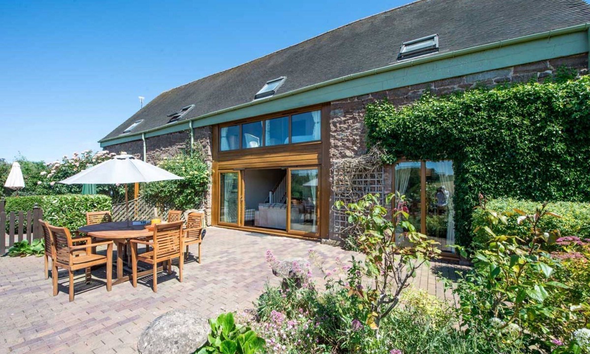 Chelmarsh Cottage | Cart Cottage - sleeps 6 guests in 3 bedrooms