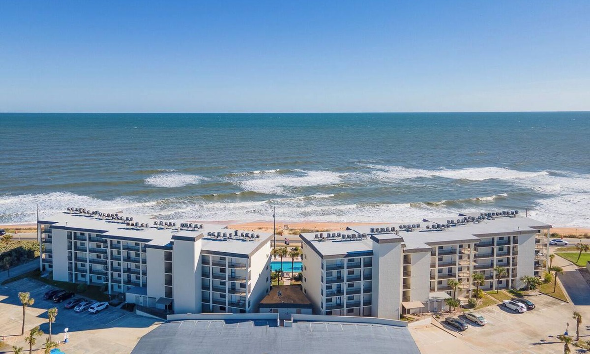 Ormond By The Sea Palt Condo | Spacious Ormond Oceanfront 3 bedroom Condo