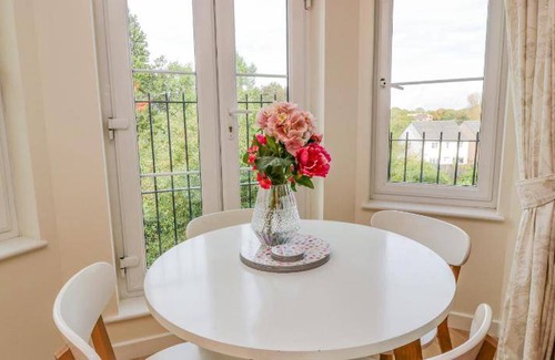 Galashiels Apartment | 105 m² Apartment ∙ 2 bedrooms ∙ 4 guests