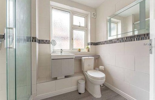Coventry Apartment | 62 m² Apartment ∙ 3 bedrooms ∙ 6 guests