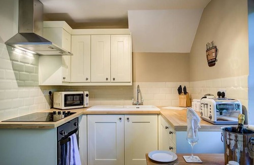 Burford Cottage | Cabin ∙ 1 bedroom ∙ 2 guests