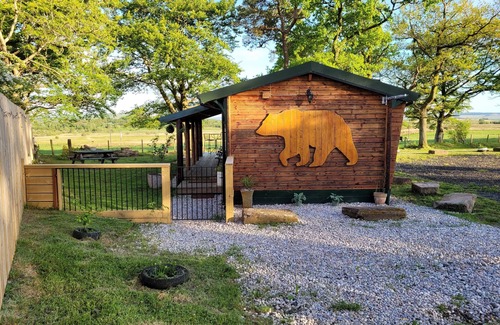Auchinleck Cabin | Cosy Wood Cabin in Rural Area Near National Park