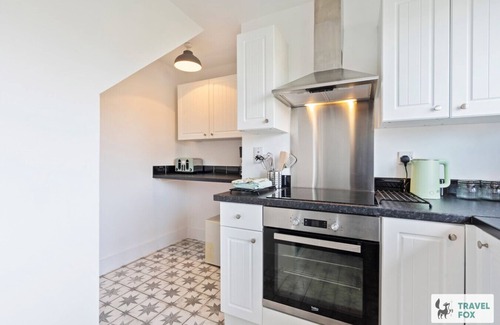 Kettering Apartment | Lime Corner: Peaceful with Parking