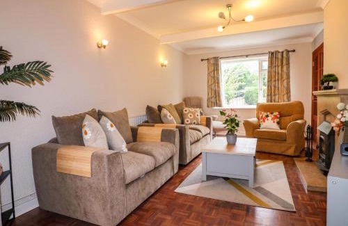 Ault Hucknall House | Oxcroft View