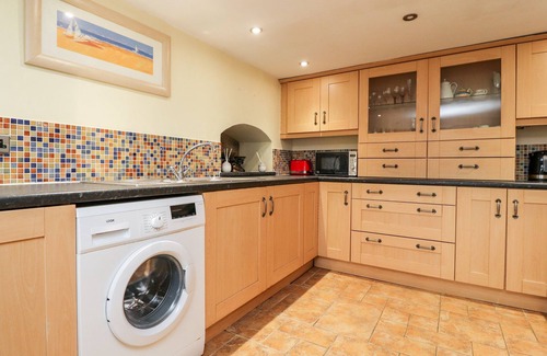 Hepworth Cottage | RIVENDELL, pet friendly, character holiday cottage in Holmfirth