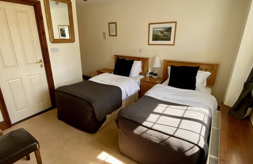 Chillington Bed & Breakfast | The Globe Inn