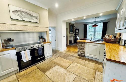 Haltwhistle House | Bridge End House - Pet Friendly