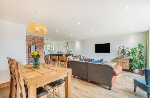 Horncastle House | Dragonfly Den - Uk44530