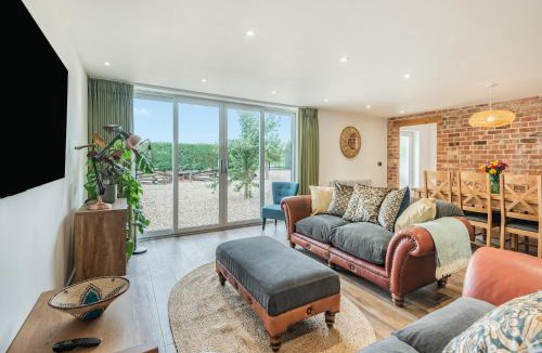 Horncastle House | Dragonfly Den - Uk44530