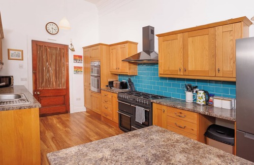 Dumbarton House | Extensive 7 bed Historical Mansion. 2 acres of garden, overlooking River Clyde