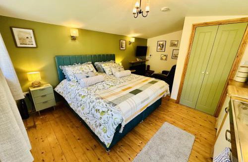 Helston House | Harvey's Lodge