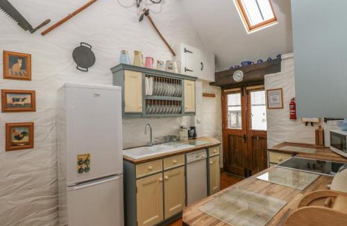 Milford Haven House | Heather Cottage