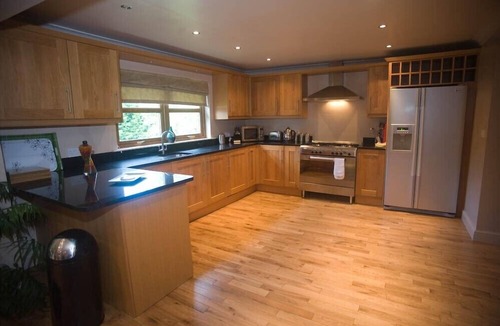 Bathgate House | Luxurious House with indoor heated swimming pool - sleeps 15
