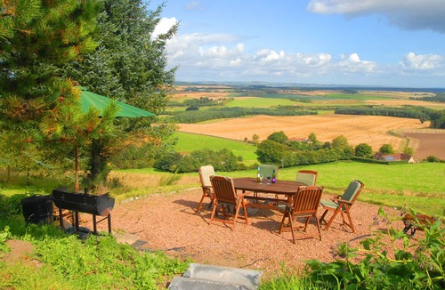 St. Andrews Cottage | Modern Cottage, superb views, near St Andrews