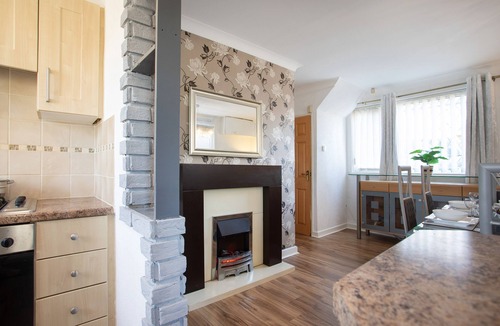 Ridgeway House | Rawmarsh House, Rotherham for Contractors & families (Hosted by: Emu-J stays)