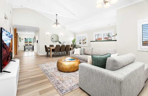 Shellharbour House | Shellharbour Poolside Escape