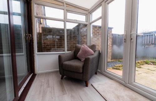 Washington House | Stridingedge - 3 Bedroom 5 beds Sleeps 6 Ideal For Contractors