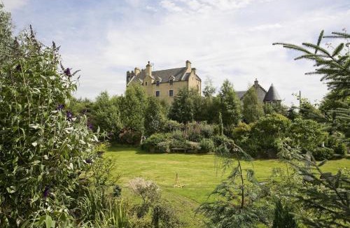 Airth House | The Manor at Plane Castle - Sleeps 8 - Pets Ok