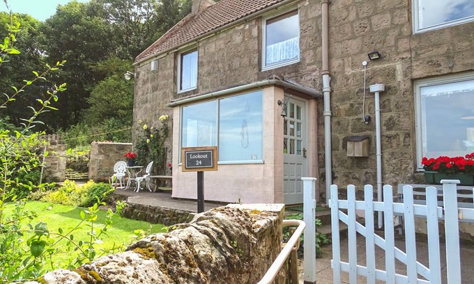 Tweedmouth Cottage | Cabin ∙ 2 bedrooms ∙ 4 guests