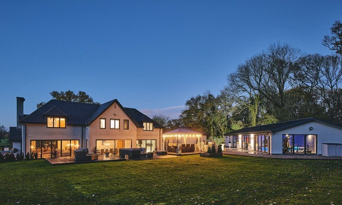 Belbroughton Cottage | Woodland House - Luxury Cottages